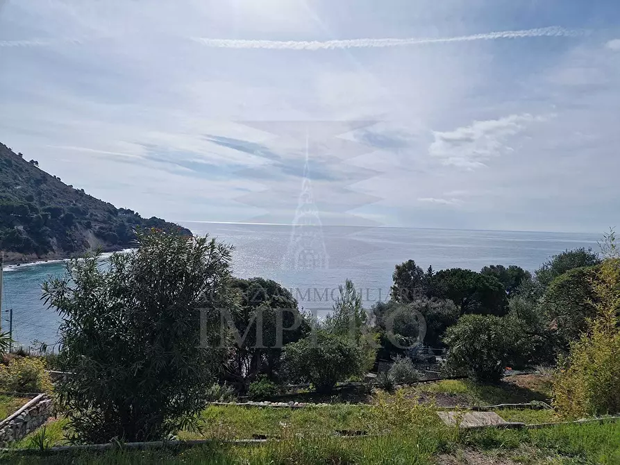 Immagine 2 di Villa in vendita  in Corso Mentone 2 a Ventimiglia