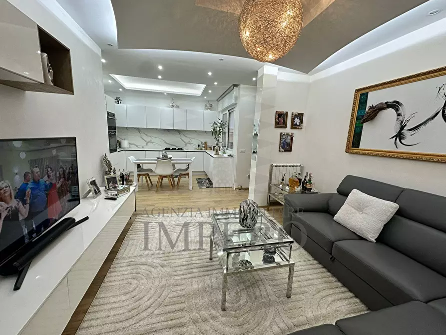 Immagine 8 di Porzione di casa in vendita  in Corso Limone Piemonte 10 a Ventimiglia