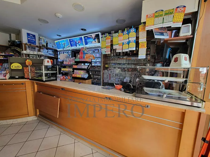 Immagine 14 di Locale commerciale in vendita  in Via Aurelia 150 a Bordighera