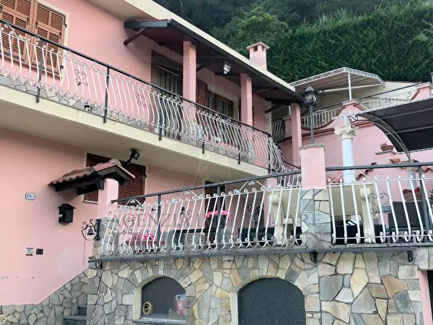 Immagine 2 di Casa bifamiliare in vendita  in Via Gallardi 122 a Ventimiglia