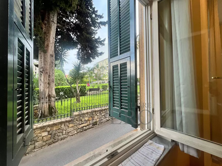 Immagine 3 di Bilocale in vendita  in Corso Italia 100 a Bordighera