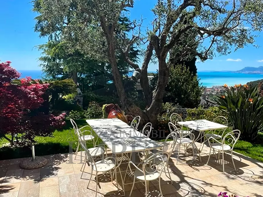 Immagine 4 di Villa in vendita  in Via Iride 155 a Bordighera