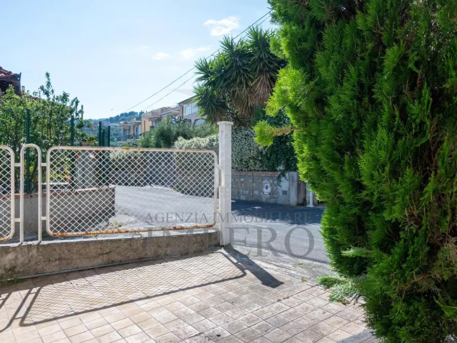 Immagine 6 di Quadrilocale in vendita  in Via San Eugenio 7 a Diano Castello