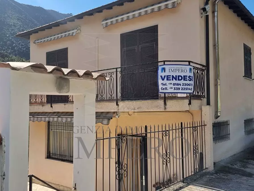 Immagine 2 di Casa bifamiliare in vendita  in Via Nazionale 20 a Airole