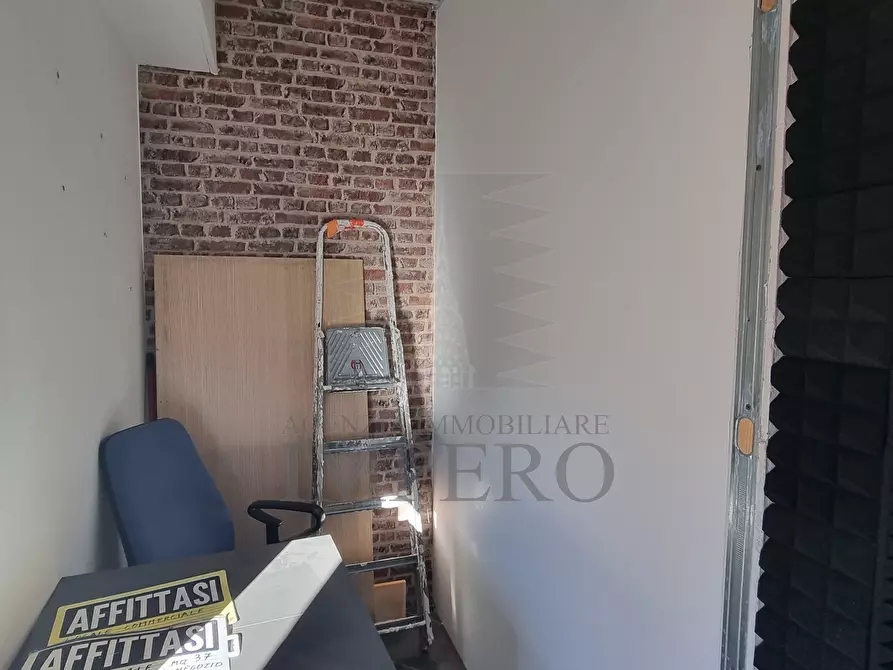 Immagine 2 di Locale commerciale in vendita  in Via San Secondo 35D a Ventimiglia