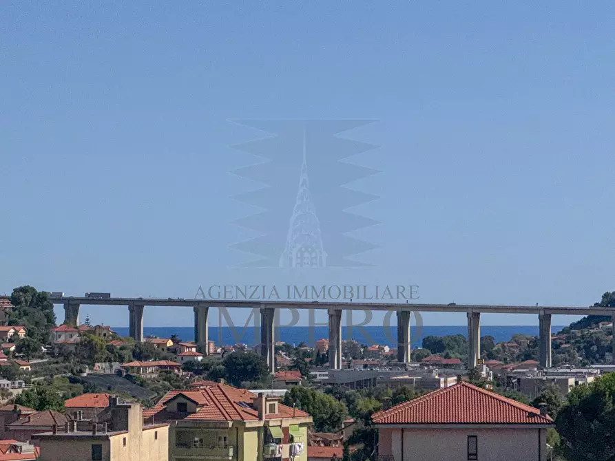 Immagine 20 di Pentalocale in vendita  in Località Gray 14 a Camporosso