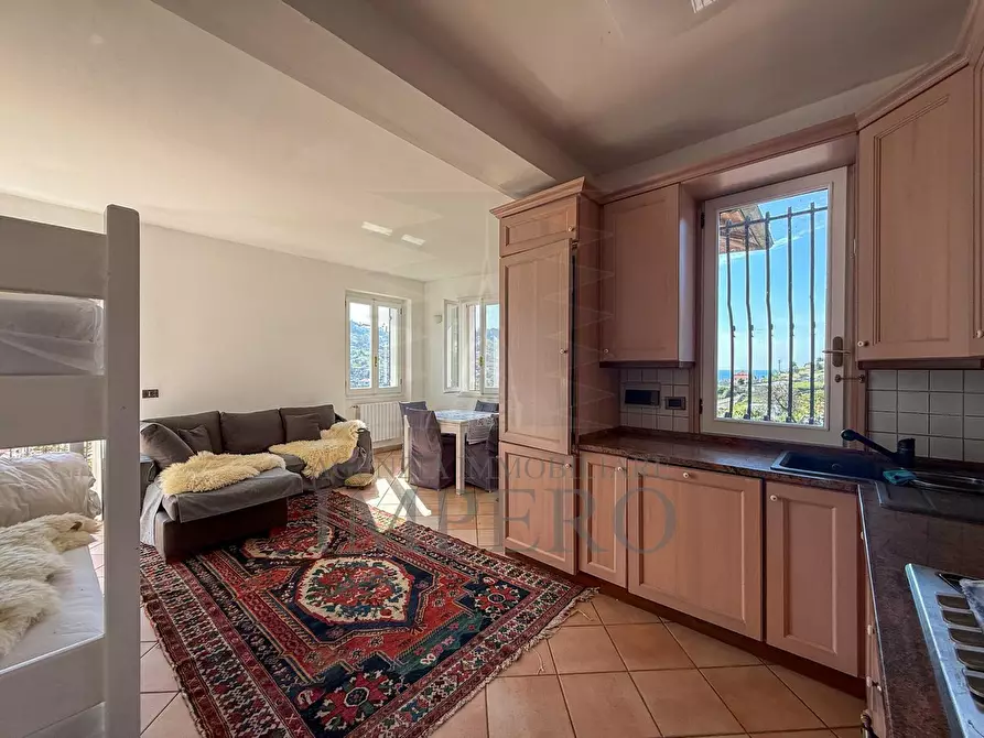 Immagine 2 di Villa in vendita  in Via Alba 45 a Bordighera