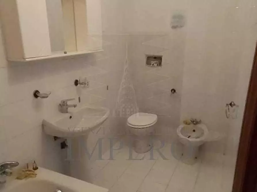 Immagine 3 di Quadrilocale in vendita  in Via G. Calsamiglia 1 a Ventimiglia