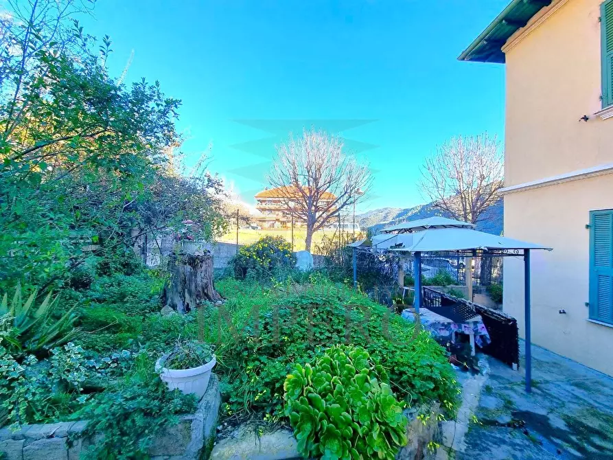 Immagine 13 di Bilocale in vendita  in Piazza Madonna 1 a Camporosso