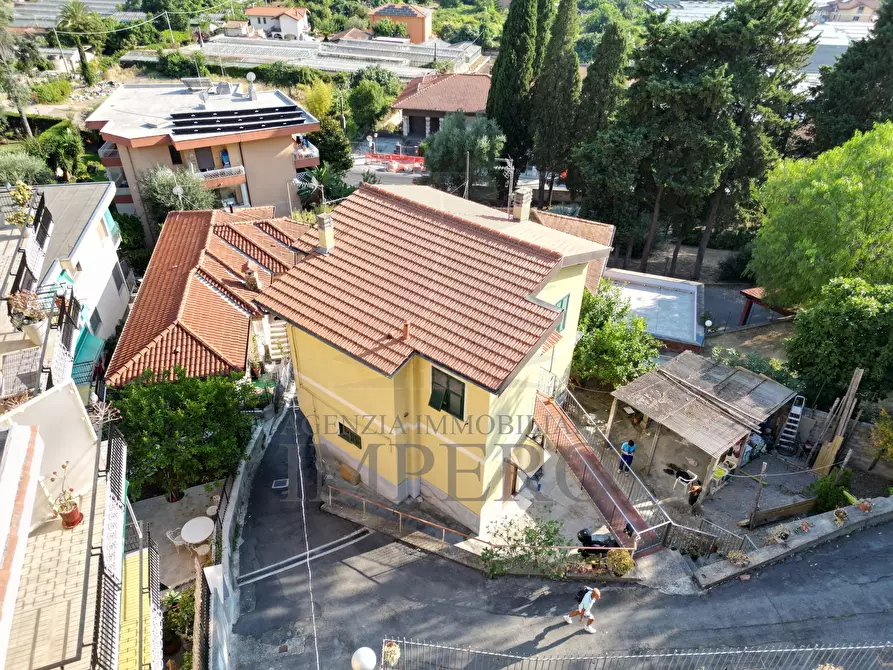 Immagine 16 di Trilocale in vendita  in Via Poggio Ponente 41 a Vallecrosia