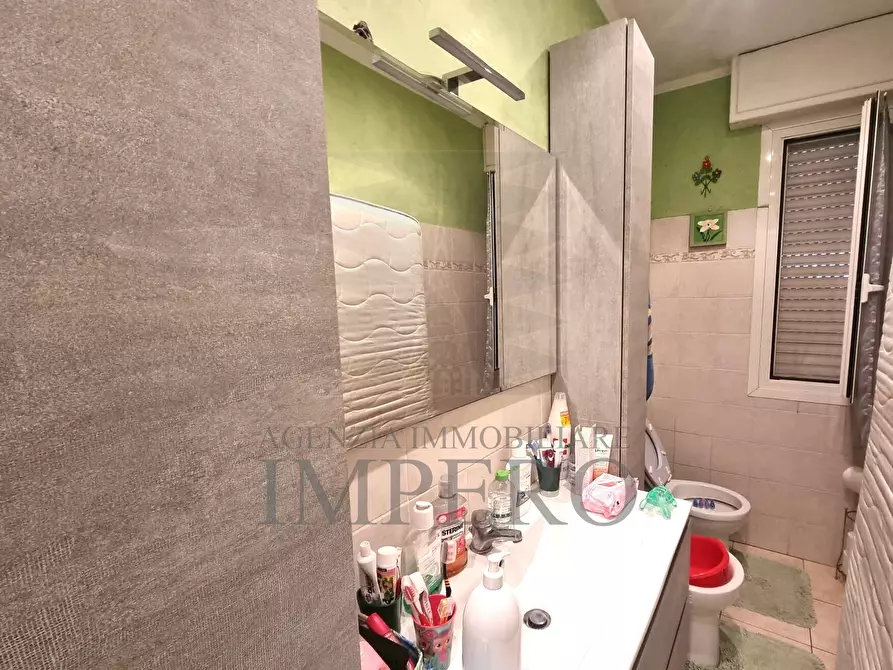 Immagine 14 di Bilocale in vendita  in Via Gallardi 175 a Ventimiglia