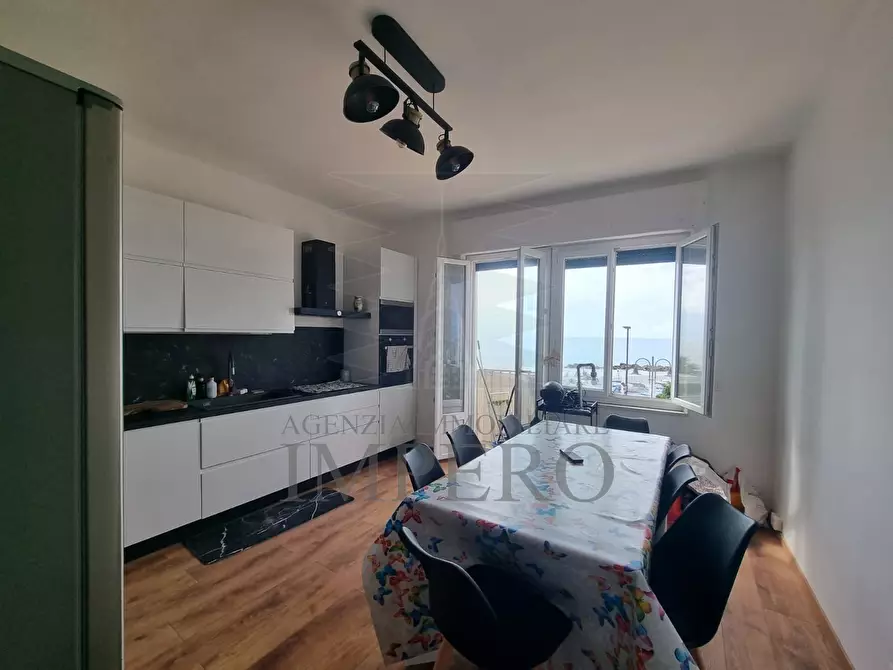 Immagine 8 di Trilocale in vendita  in Passeggiata Cavallotti 59 a Ventimiglia