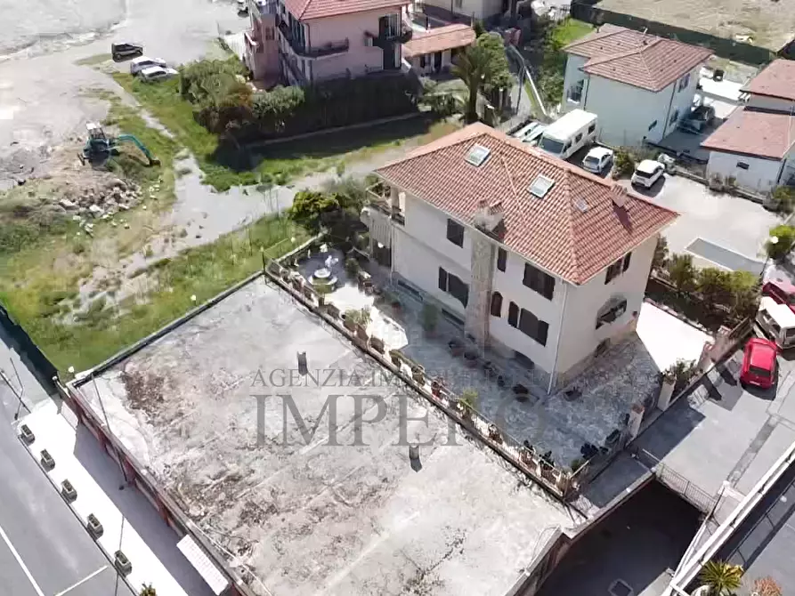 Immagine 36 di Villa in vendita  in Via Nervia 46 a Ventimiglia
