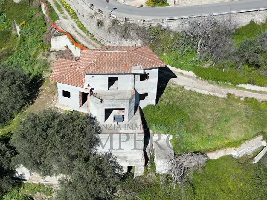 Immagine 1 di Casa indipendente in vendita  in Via delle Ginestre a Ventimiglia
