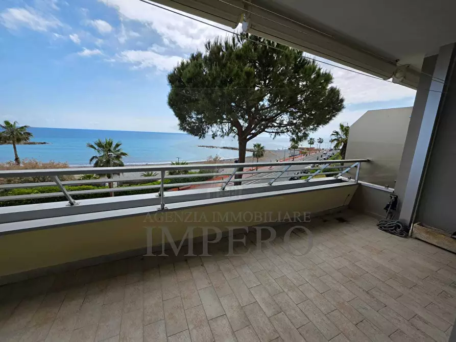 Immagine 2 di Pentalocale in vendita  in Lungomare Varaldo 67 a Ventimiglia