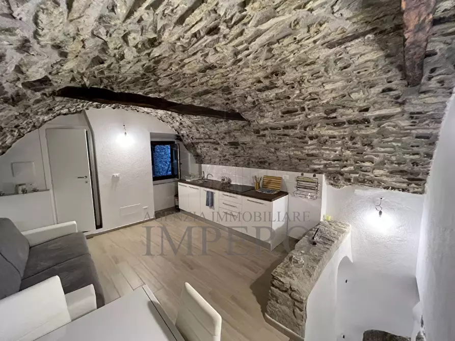 Immagine 3 di Bilocale in vendita  in Via Martiri della Liberta a Apricale