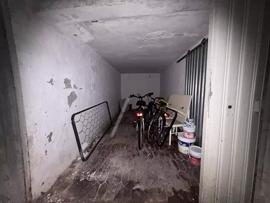 Immagine 5 di Garage in affitto  a Francavilla Al Mare