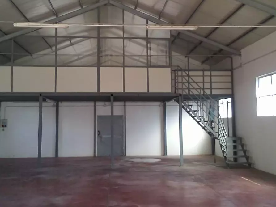 Immagine 1 di Attività artigianale in affitto  in Viale Maiella 23/A a Casacanditella