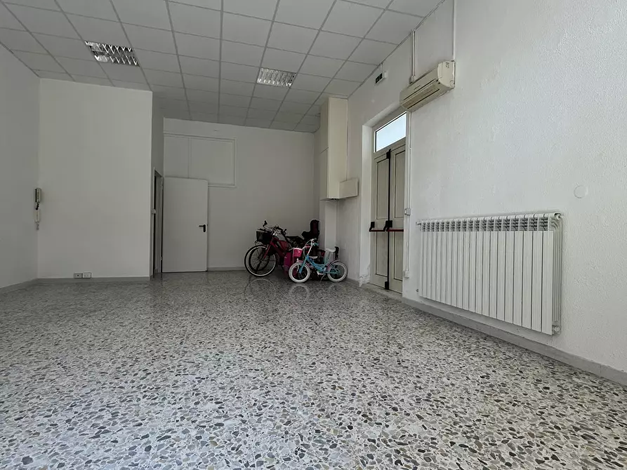 Immagine 9 di Locale commerciale in affitto  in Viale Maiella 23/A a Pescara