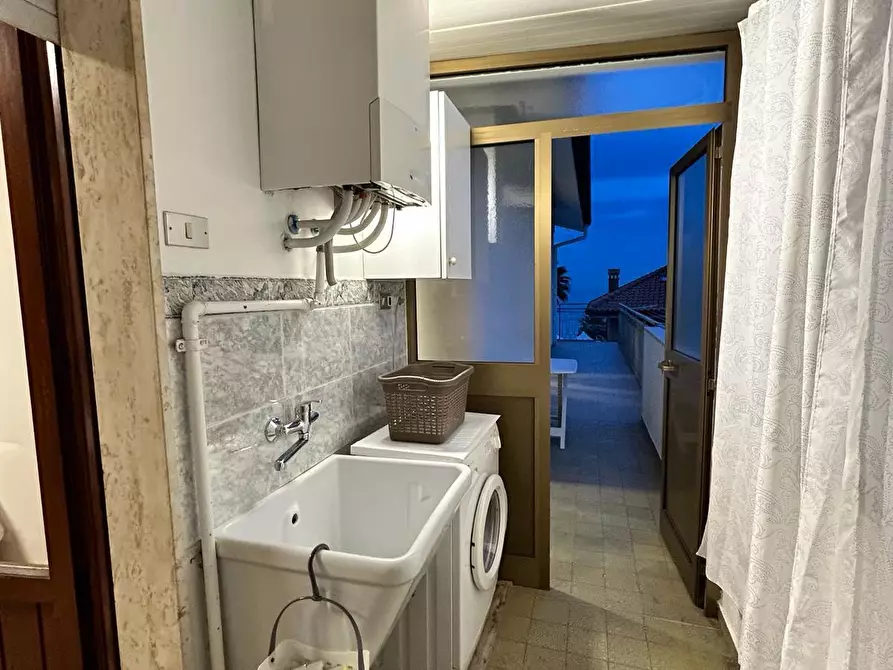 Immagine 27 di Pentalocale in affitto  in Viale Maiella 23/A a Francavilla Al Mare