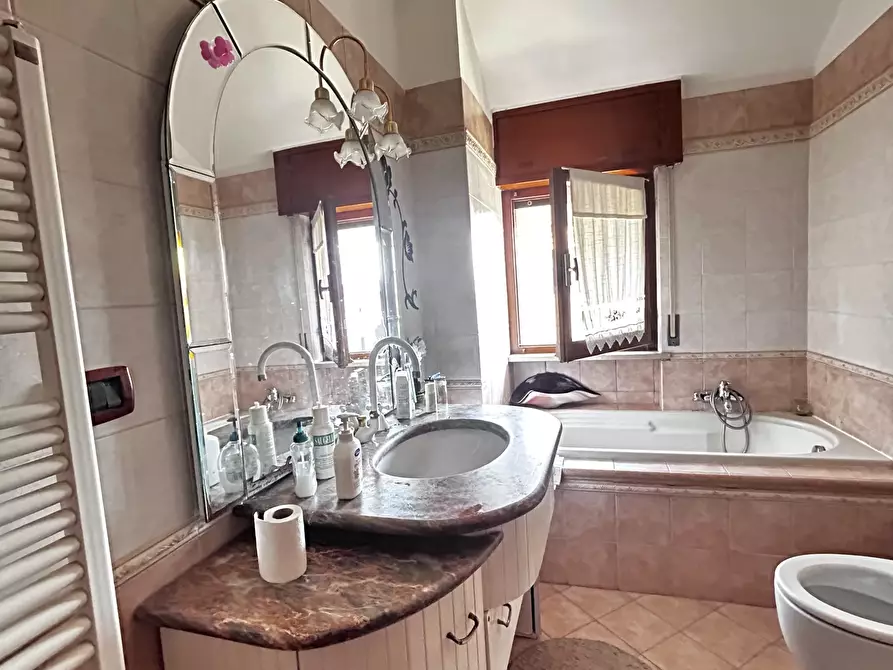 Immagine 18 di Pentalocale in affitto  in Viale Maiella 23/A a Francavilla Al Mare