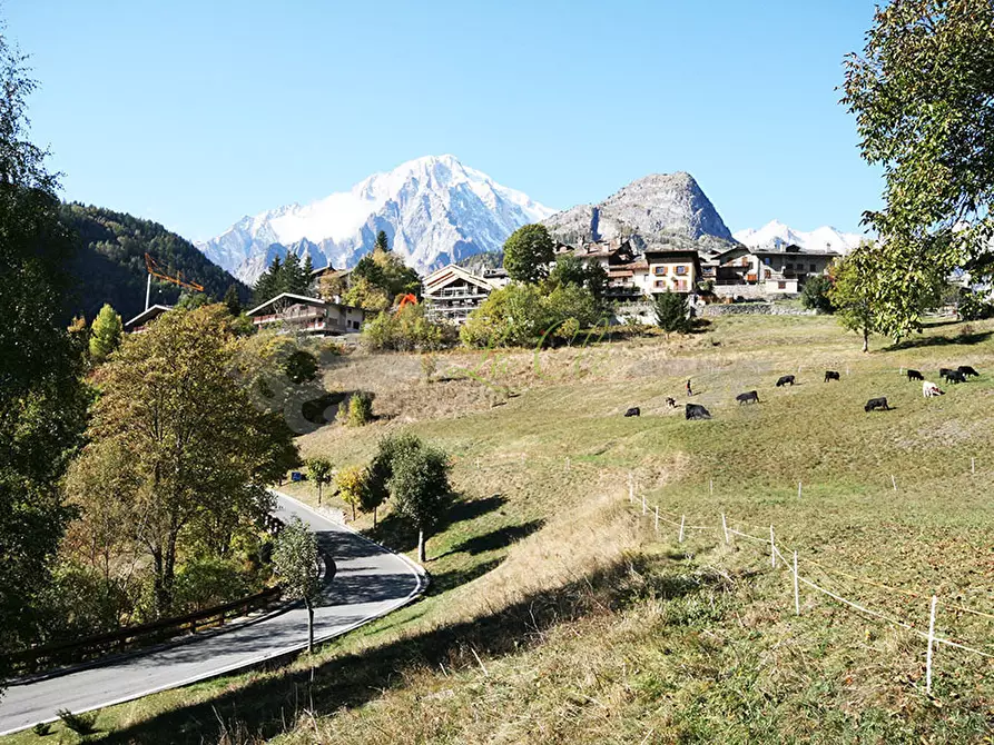 Immagine 25 di Quadrilocale in affitto  in Avenue Dent du Geant 31 a Pre'-Saint-Didier