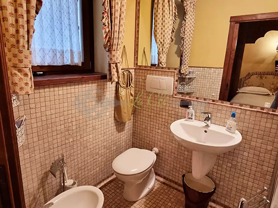Immagine 17 di Quadrilocale in affitto  in Via Roma 10 a Courmayeur