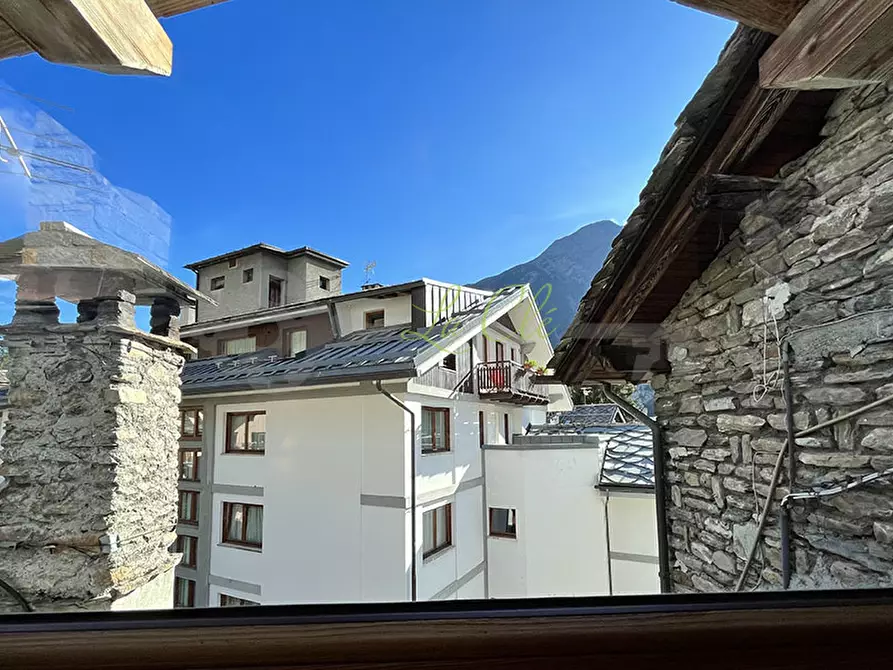 Immagine 19 di Trilocale in vendita  in Via Circonvallazione 11 a Courmayeur