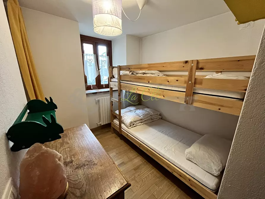 Immagine 15 di Quadrilocale in affitto  in Passaggio Truchet 2B a Courmayeur