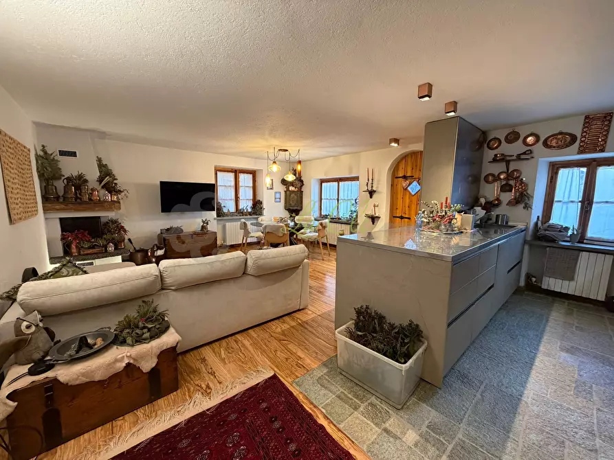 Immagine 9 di Trilocale in vendita  a Courmayeur