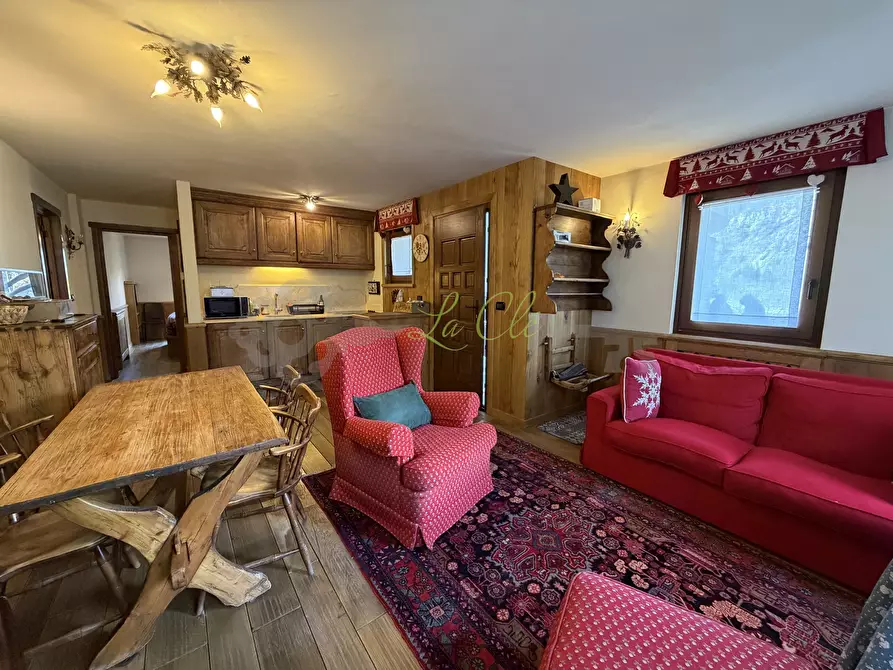 Immagine 5 di Trilocale in vendita  a Courmayeur