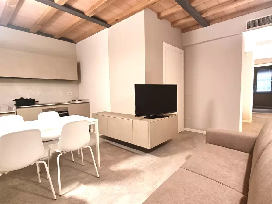 Immagine 1 di Bilocale in affitto  in Borgo Naviglio 1 a Parma