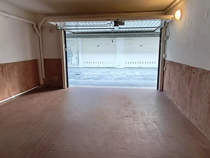 Immagine 10 di Garage in affitto  in Viale del Sagittario Traversa B 8 a Modena