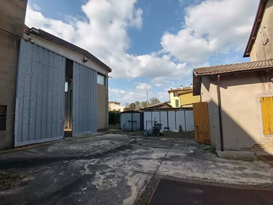 Immagine 11 di Attività artigianale in vendita  a Novellara