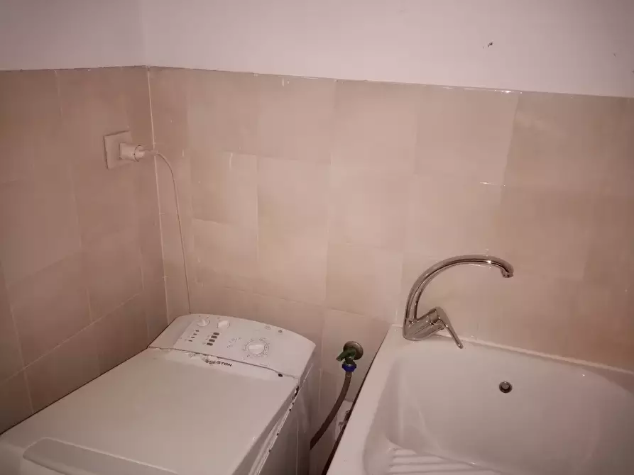 Immagine 19 di Quadrilocale in vendita  in Via Giuseppe Riccardi 2 a Terni