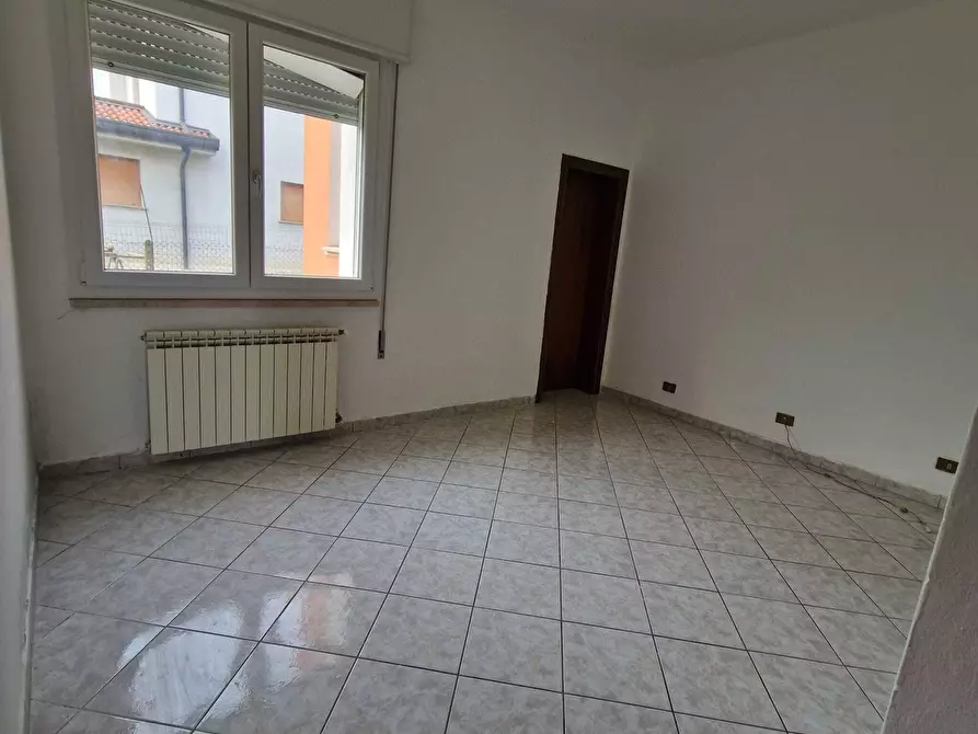 Immagine 4 di Trilocale in affitto  a Costa Di Rovigo