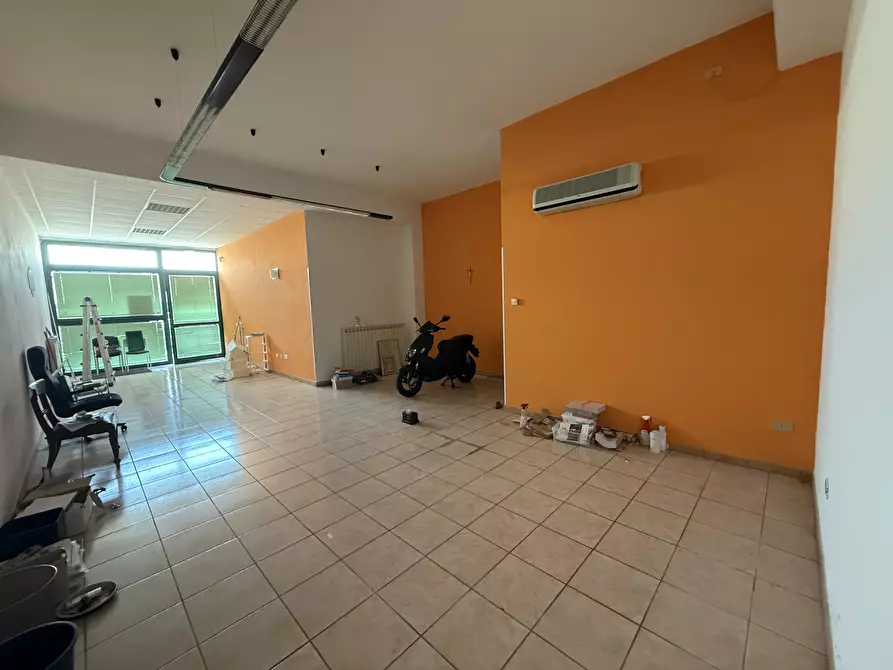 Immagine 3 di Ufficio in vendita  in Via Luigi Einaudi 18 a Rovigo