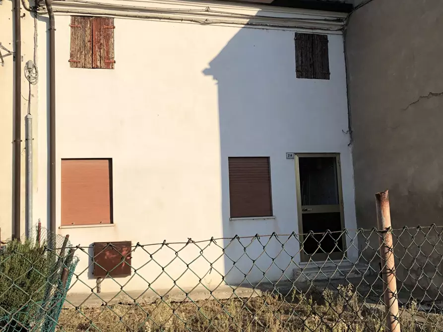 Immagine 1 di Porzione di casa in vendita  a Costa Di Rovigo