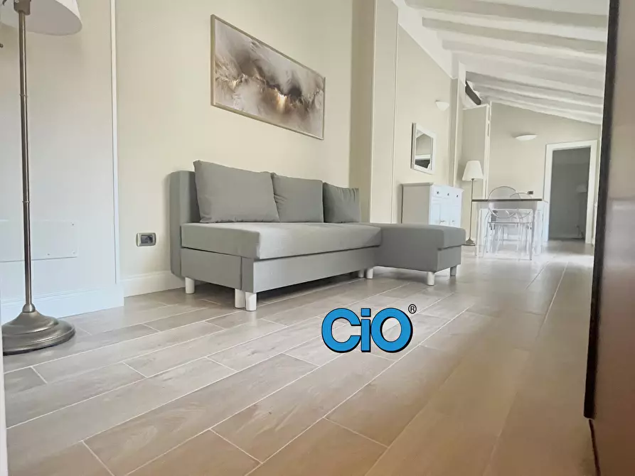 Immagine 1 di Mansarda in vendita  a Bologna