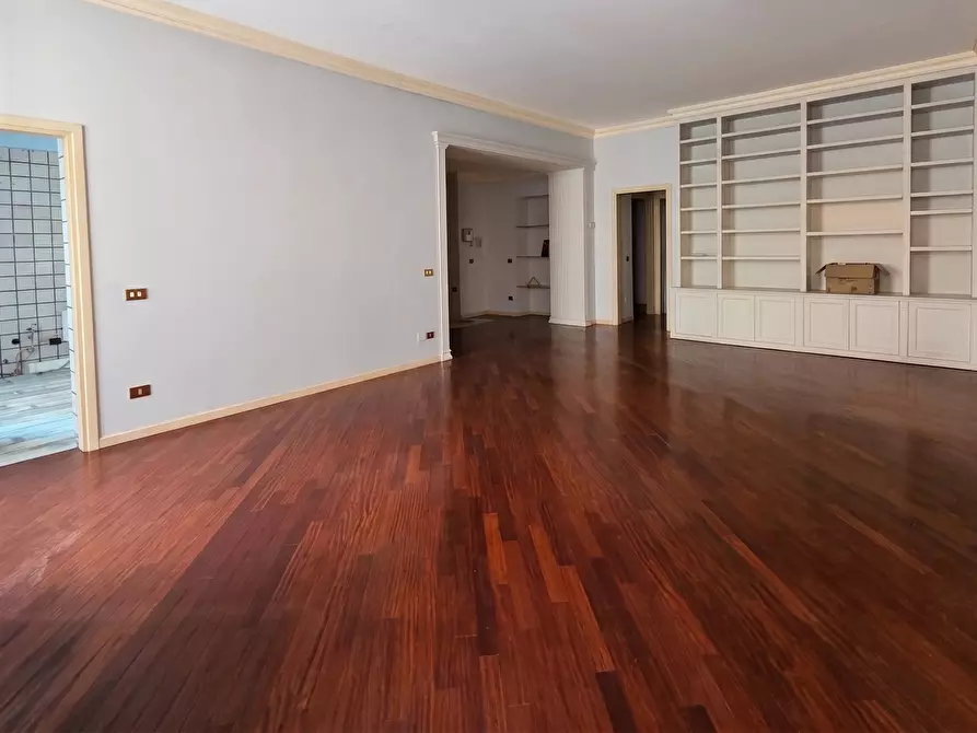 Immagine 6 di Quadrilocale in vendita  in Corso Martiri della Libertà a Brescia