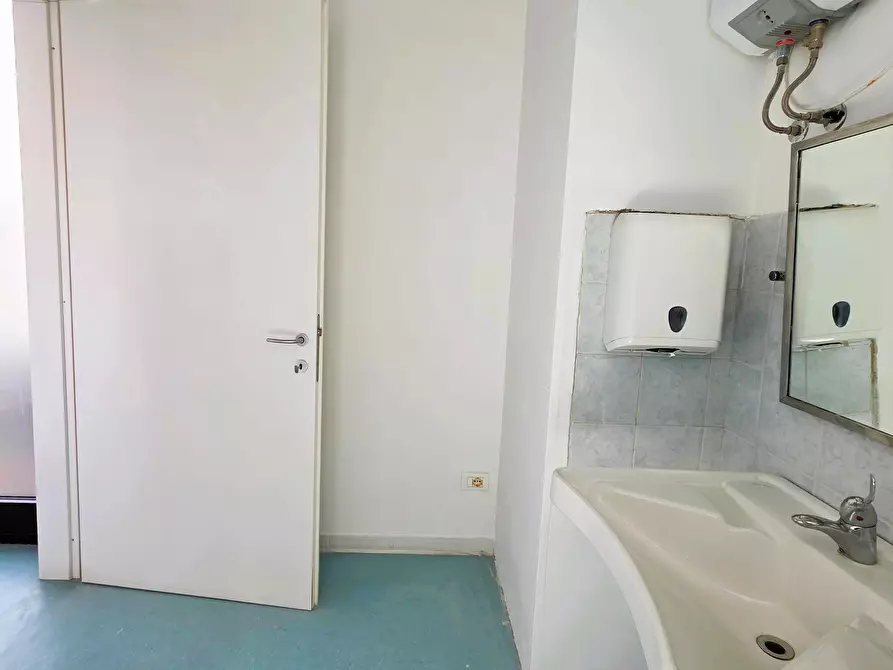 Immagine 6 di Ufficio in affitto  in Via Orzinuovi a Brescia