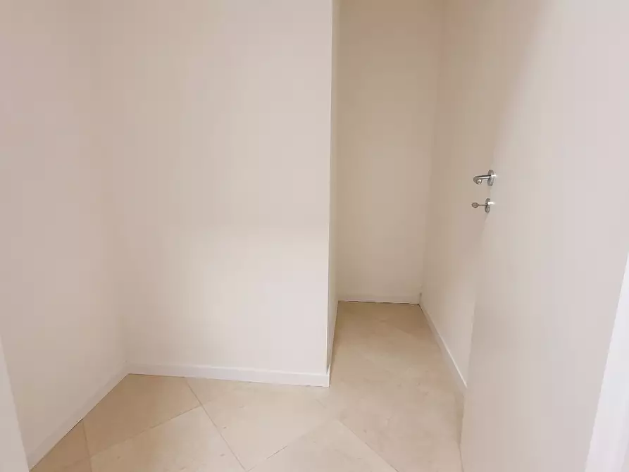 Immagine 9 di Ufficio in vendita  in ZONA VIA MILANO a Brescia