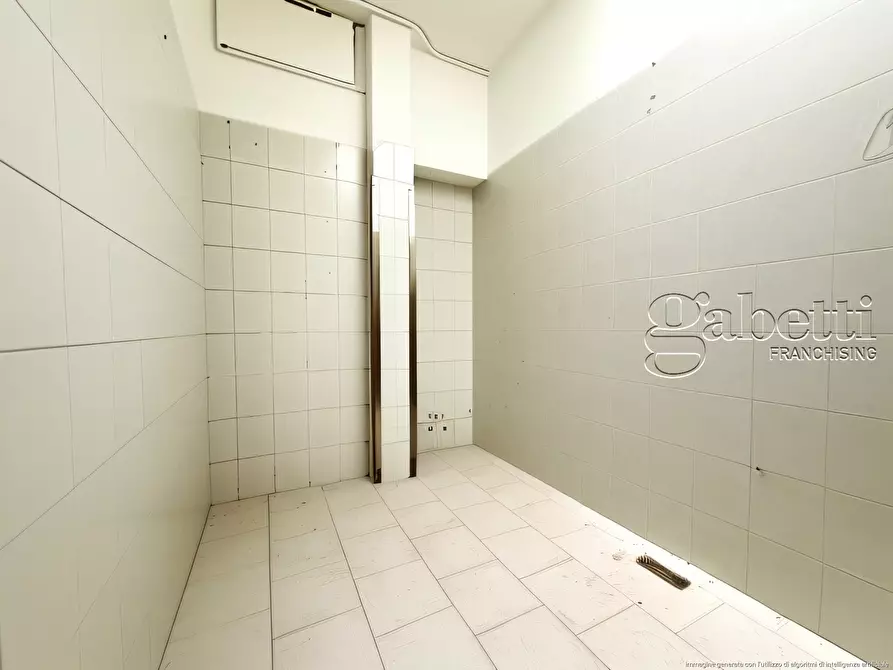 Immagine 6 di Locale commerciale in affitto  in Via Andrea Ponti a Cornaredo