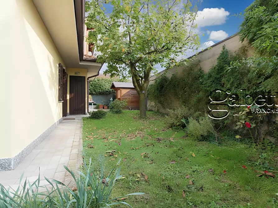 Immagine 2 di Villetta a schiera in vendita  in Via Cesare Battisti a Nerviano