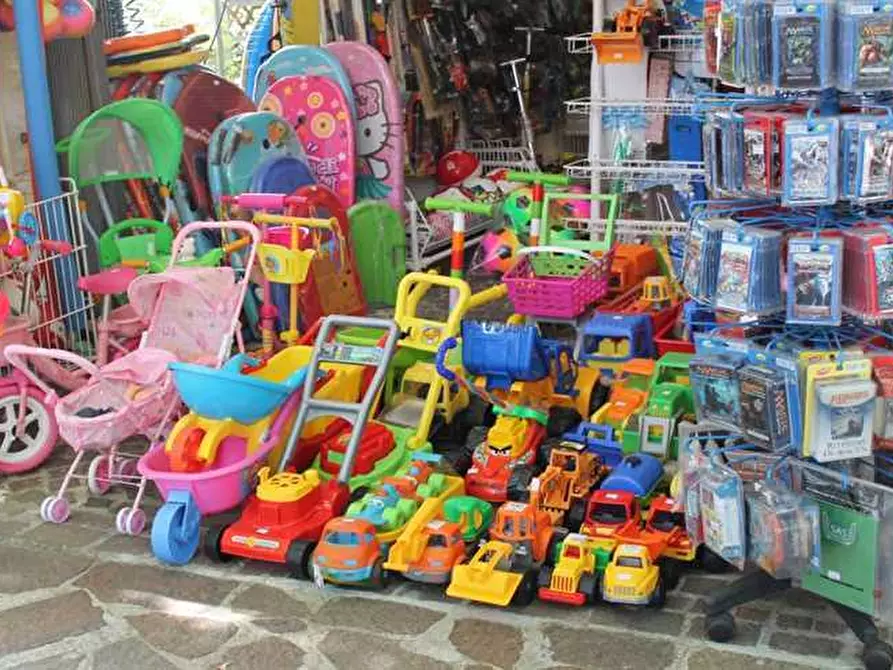 Immagine 7 di Edicola in vendita  in Via Roma a Lucca