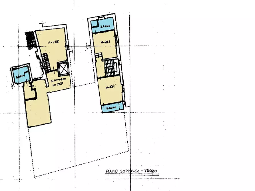 Immagine 38 di Pentalocale in vendita  in piazza san pietro somali a Lucca