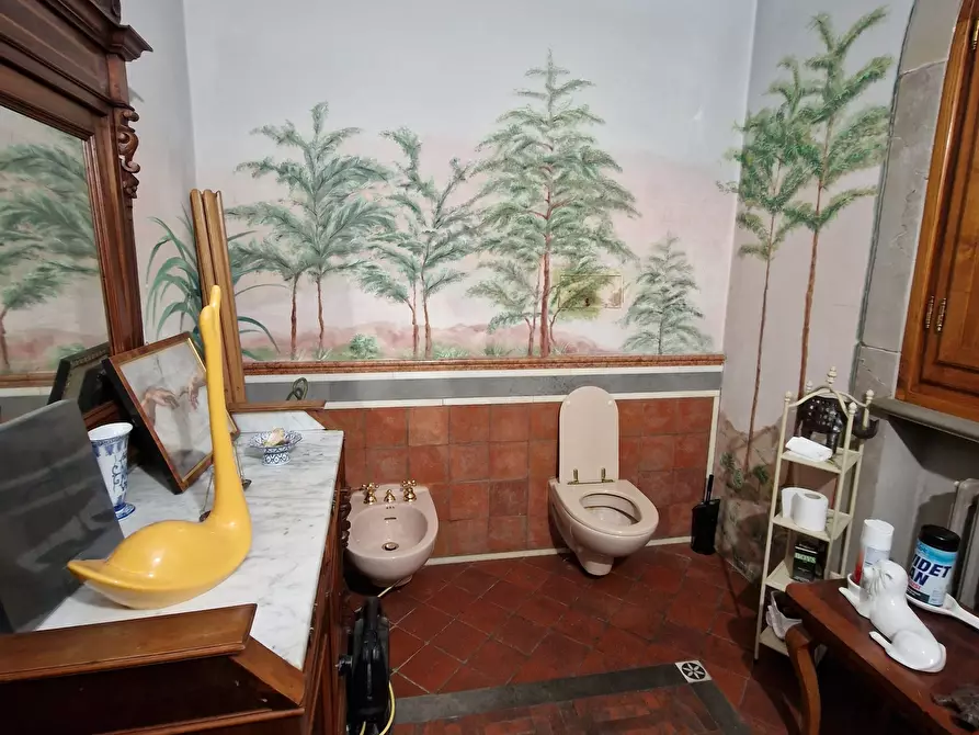 Immagine 22 di Pentalocale in vendita  in piazza san pietro somali a Lucca