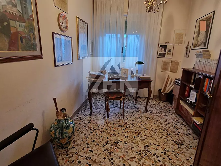 Immagine 11 di Villa in vendita  in Viale Lazzaro Papi a Lucca