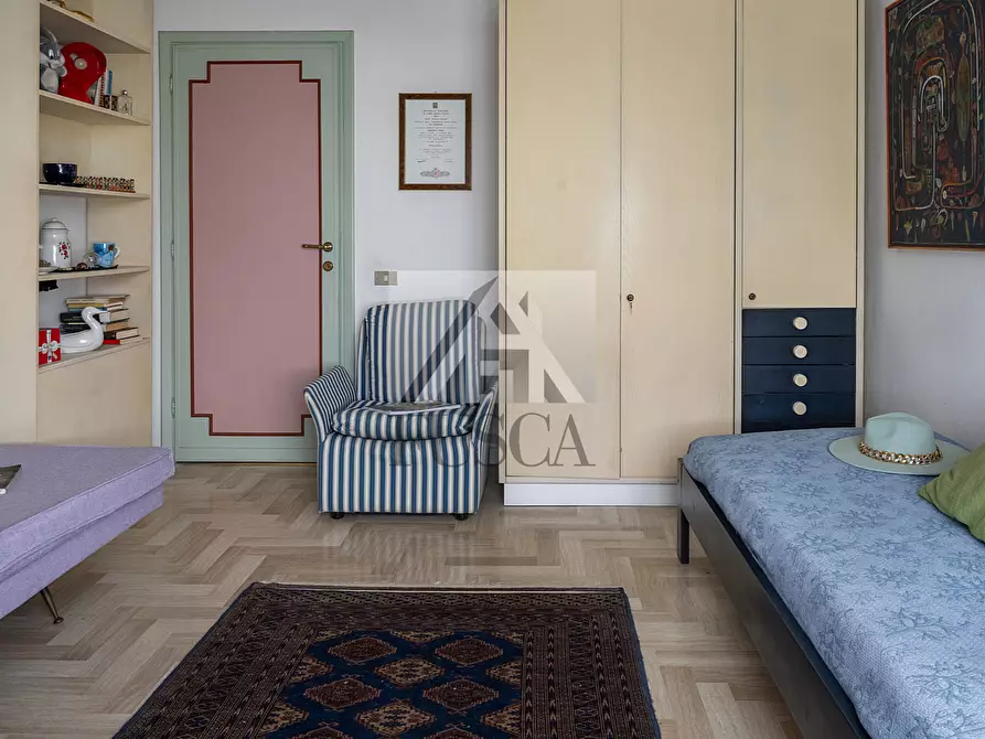 Immagine 13 di Pentalocale in vendita  in Via Pisana a Lucca