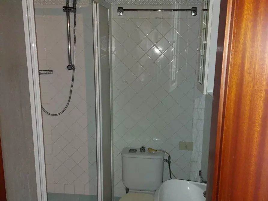 Immagine 7 di Appartamento in vendita  in Via del Toro a Lucca